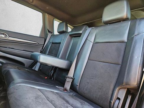 Used 2022 Jeep Grand Cherokee Laredo X RWD image 15
