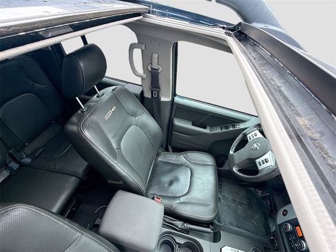 Used 2020 Nissan Frontier PRO-4X image 23