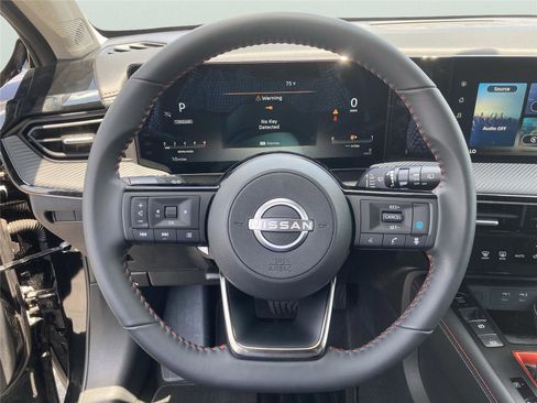 New 2025 Nissan Kicks SR image 13