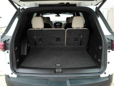 Used 2023 Chevrolet Traverse LT w/ LPO, Cargo Package image 26