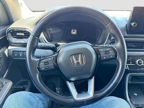 Used 2025 Honda Pilot Touring image 11