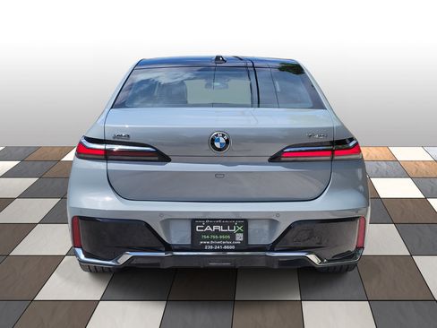 Used 2025 BMW 740i xDrive AWD/4WD image 5