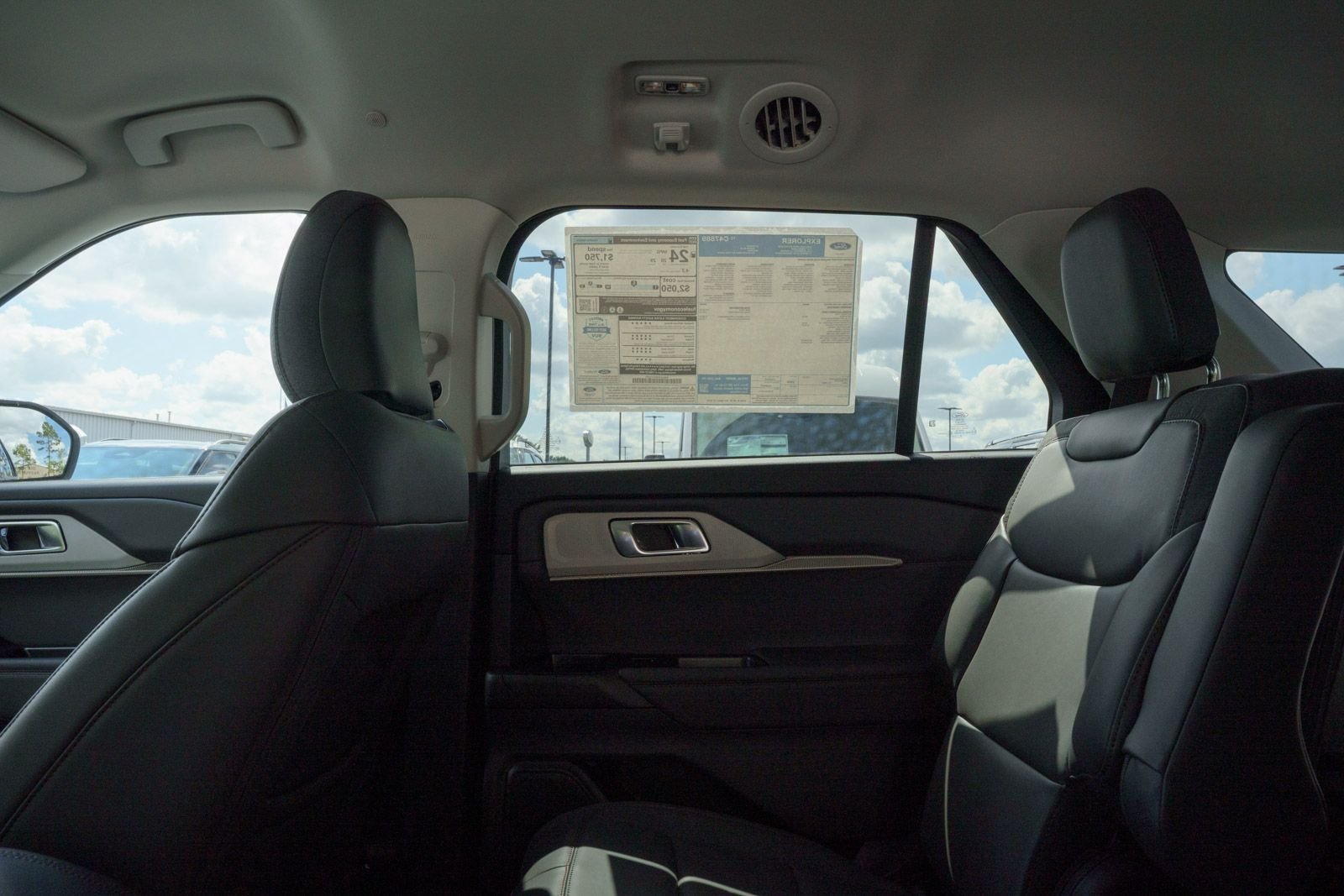 New 2026 Ford Explorer Active w/ Active Comfort Package RWD image 15