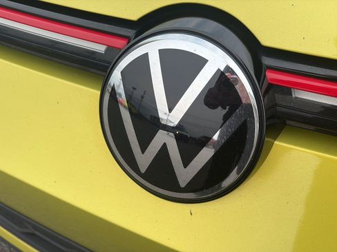 Used 2022 Volkswagen GTI Autobahn FWD image 42