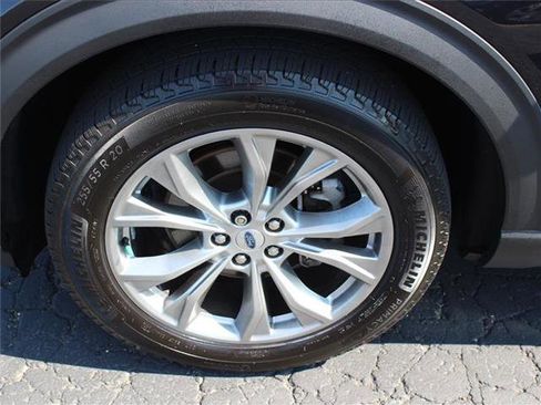 Used 2021 Ford Explorer XLT image 42