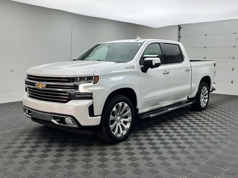 Used 2022 Chevrolet Silverado 1500 High Country w/ Technology Package AWD/4WD image 14