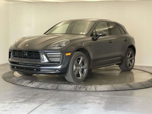 New 2026 Porsche Macan image 1