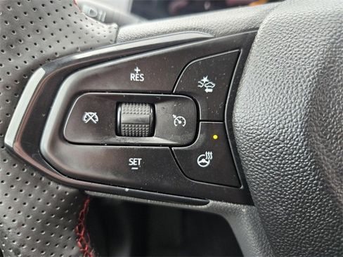 Used 2025 Chevrolet Trax RS image 28