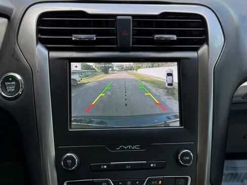 Used 2019 Ford Fusion SEL FWD image 10