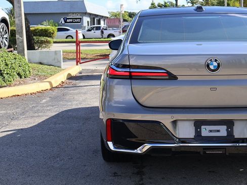 Used 2025 BMW 740i image 19