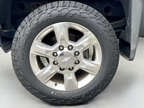 Used 2019 Chevrolet Silverado 2500 LTZ w/ Duramax Plus Package AWD/4WD image 31