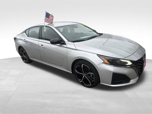 Used 2024 Nissan Altima 2.5 SR image 31