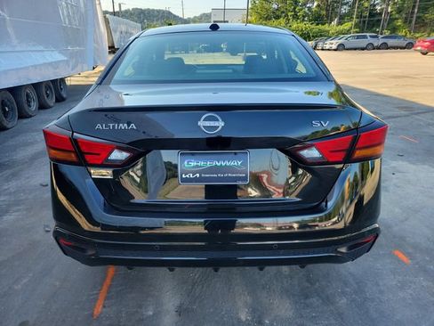 Used 2025 Nissan Altima 2.5 SV FWD image 6