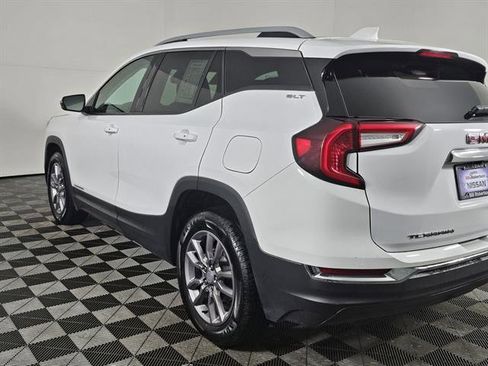 Used 2024 GMC Terrain SLT image 6