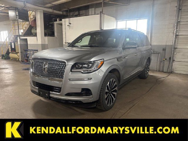Used 2023 Lincoln Navigator L Reserve w/ Equipment Group 201A AWD/4WD image 1
