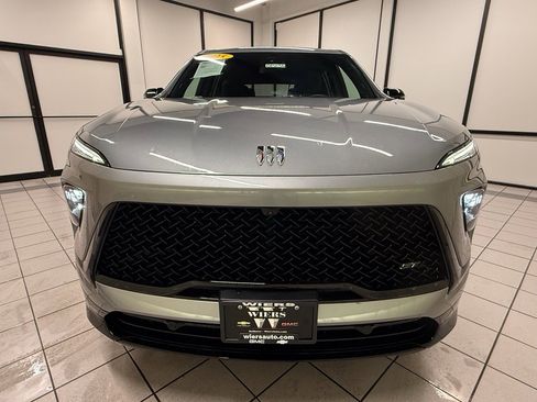 Certified 2025 Buick Enclave Sport Touring image 11