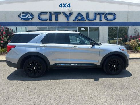 Used 2021 Ford Explorer XLT w/ Equipment Group 202A AWD/4WD image 1