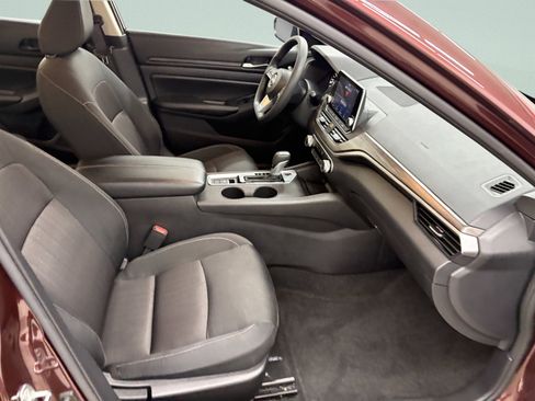 Used 2025 Nissan Altima 2.5 SV AWD/4WD image 21