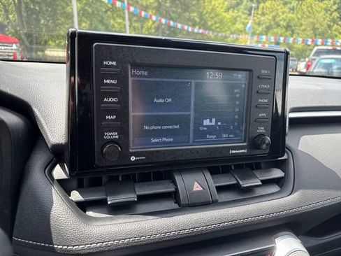 Used 2021 Toyota RAV4 LE FWD image 14