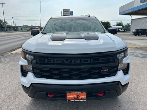 Used 2023 Chevrolet Silverado 1500 Custom Trail Boss AWD/4WD image 2