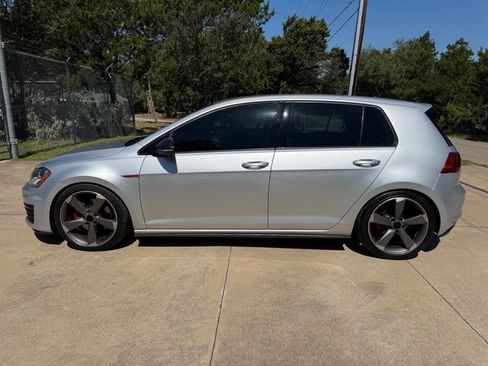 Used 2016 Volkswagen Golf 4-Door FWD image 6