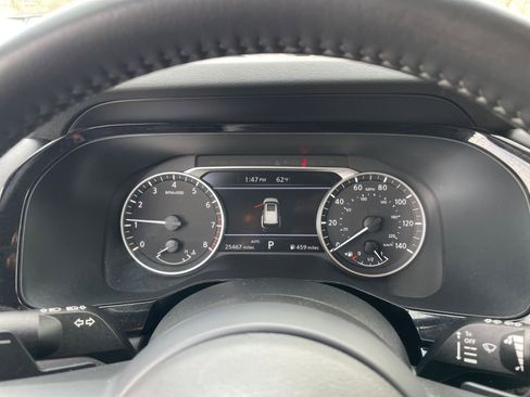 Used 2025 Nissan Pathfinder SV image 39