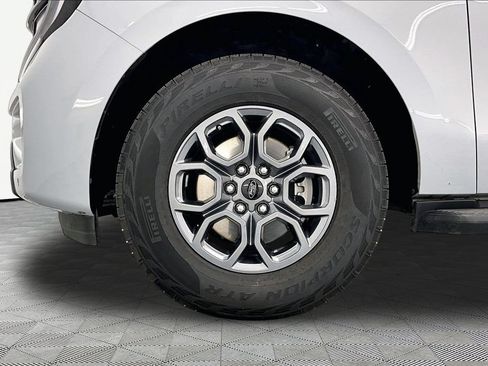 Certified 2025 Ford Expedition Active AWD/4WD image 9