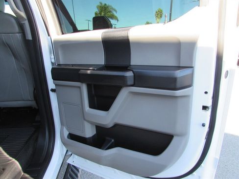 Used 2017 Ford F250 XL w/ STX Appearance Package AWD/4WD image 30