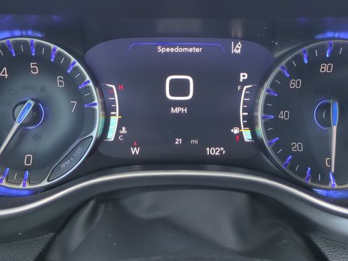 New 2026 Chrysler Pacifica Select FWD image 11
