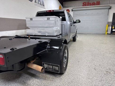 Used 2022 RAM 3500 Tradesman w/ Chrome Appearance Group AWD/4WD image 32