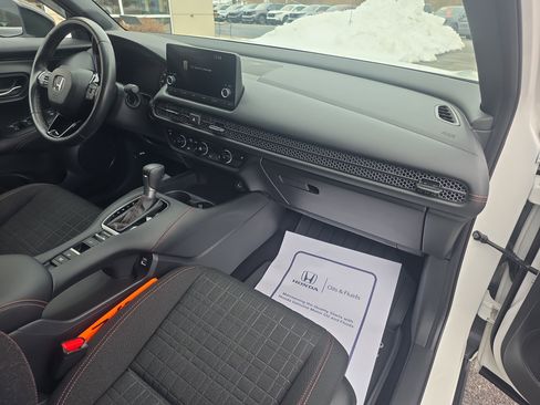 Used 2023 Honda HR-V Sport image 12