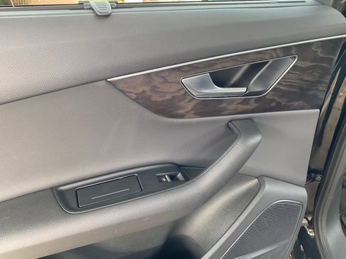 Used 2021 Audi Q7 2.0T Premium Plus w/ Executive Package image 29