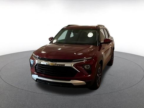 Used 2025 Chevrolet TrailBlazer LT FWD image 4