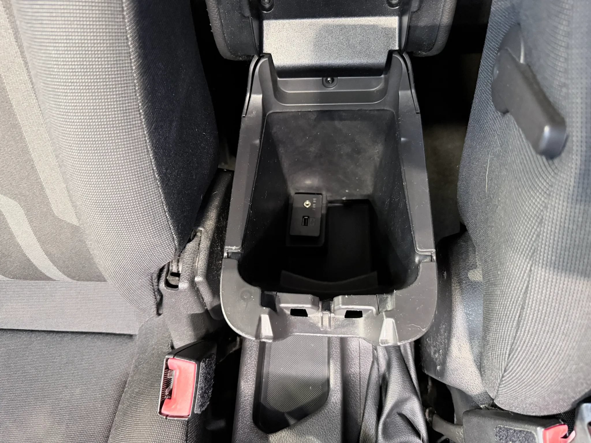 Used 2014 Ford Transit Connect XLT FWD image 26