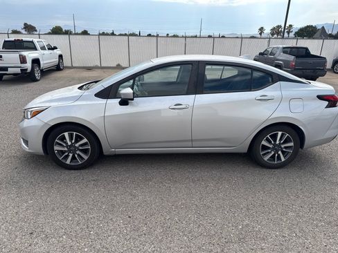 Used 2024 Nissan Versa SV FWD image 2