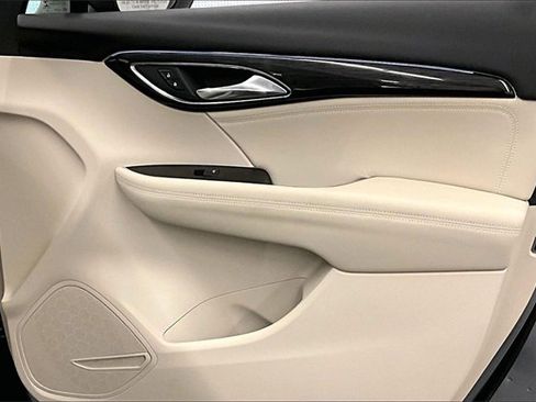 Used 2022 Buick Envision Essence w/ Safety Package image 18