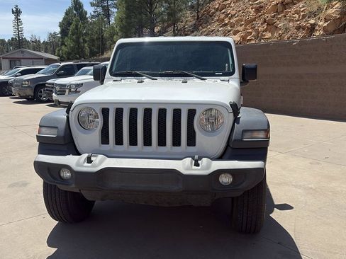 Used 2018 Jeep Wrangler Unlimited Sport S AWD/4WD image 3