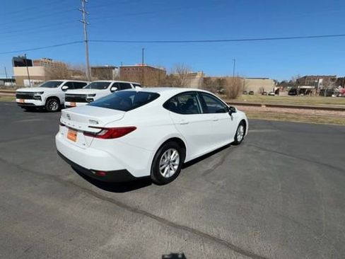 Used 2025 Toyota Camry LE image 8