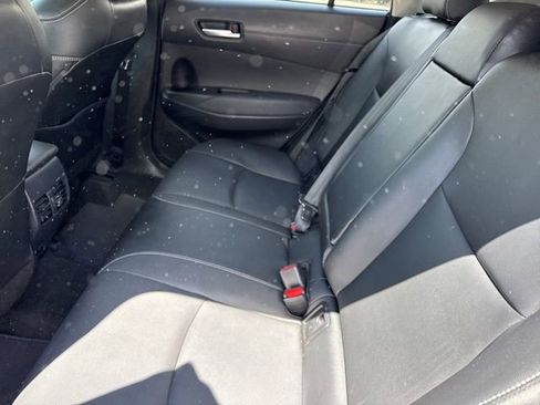 Used 2022 Toyota Corolla Cross XLE w/ Convenience Package FWD image 11
