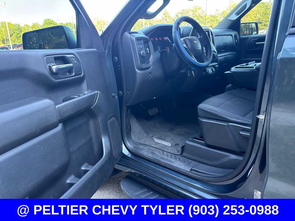 Used 2020 Chevrolet Silverado 1500 Custom w/ Custom Value Package RWD image 11