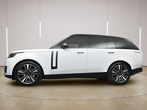 Used 2025 Land Rover Range Rover SE AWD/4WD image 29