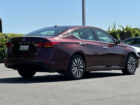 Certified 2024 Nissan Altima 2.5 SV FWD image 4
