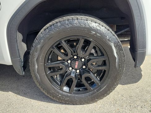 Used 2022 GMC Sierra 1500 Elevation w/ Elevation Premium Package image 9