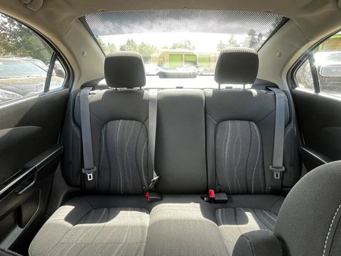 Used 2018 Chevrolet Sonic LT w/ Convenience Package FWD image 10