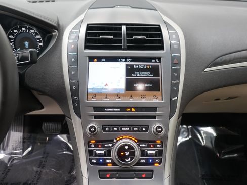 Used 2017 Lincoln MKZ Select w/ Technology Package FWD image 22