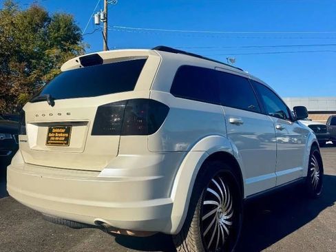 Used 2017 Dodge Journey SE w/ Flexible Seating Group image 2