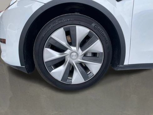 Used 2021 Tesla Model Y Long Range AWD/4WD image 9