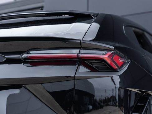 Used 2024 Lamborghini Urus S AWD/4WD image 13