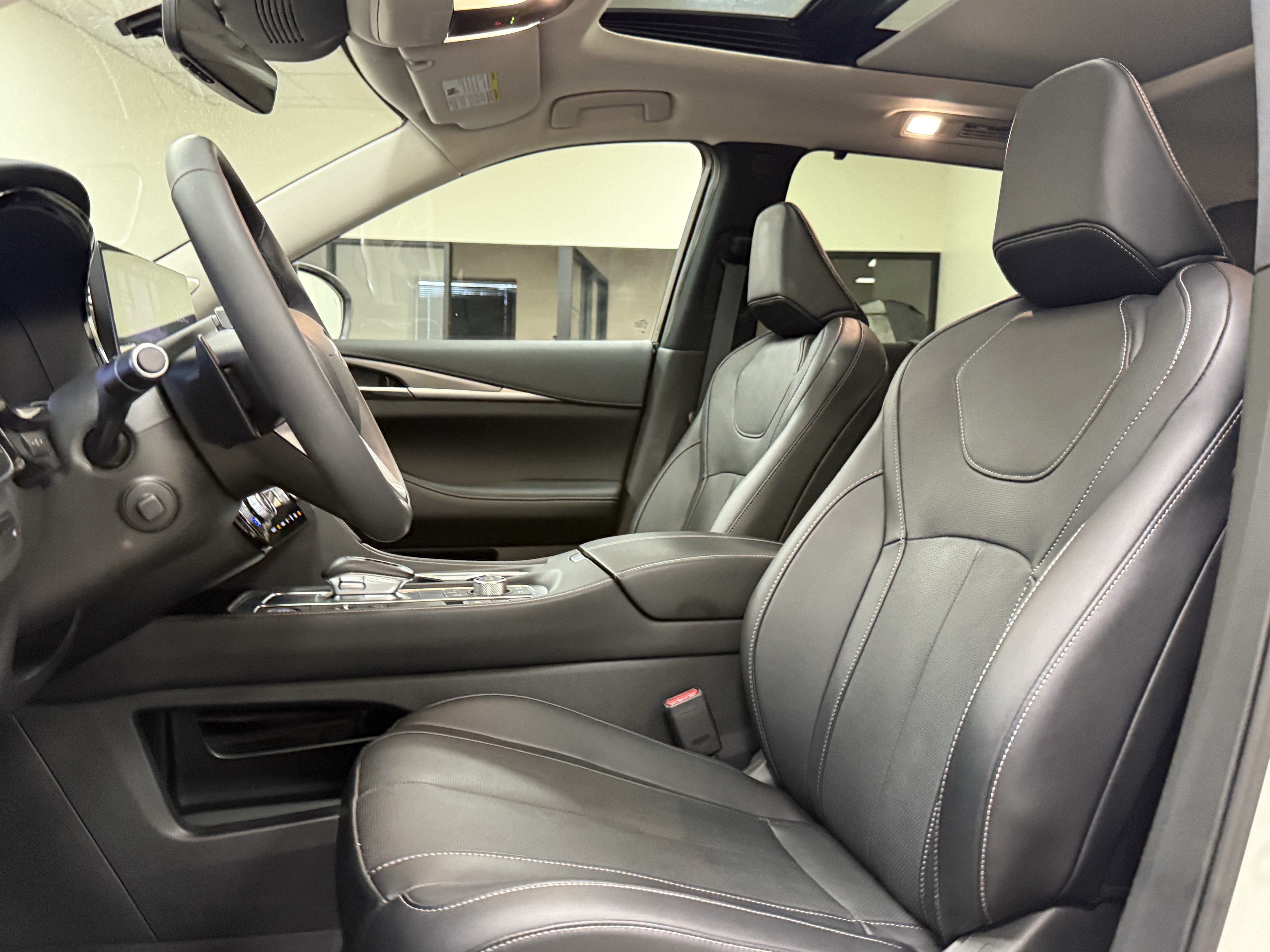 Certified 2024 INFINITI QX60 Luxe w/ Performance Audio Package FWD image 12