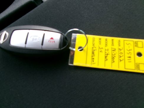 Used 2022 Nissan Titan SV image 21